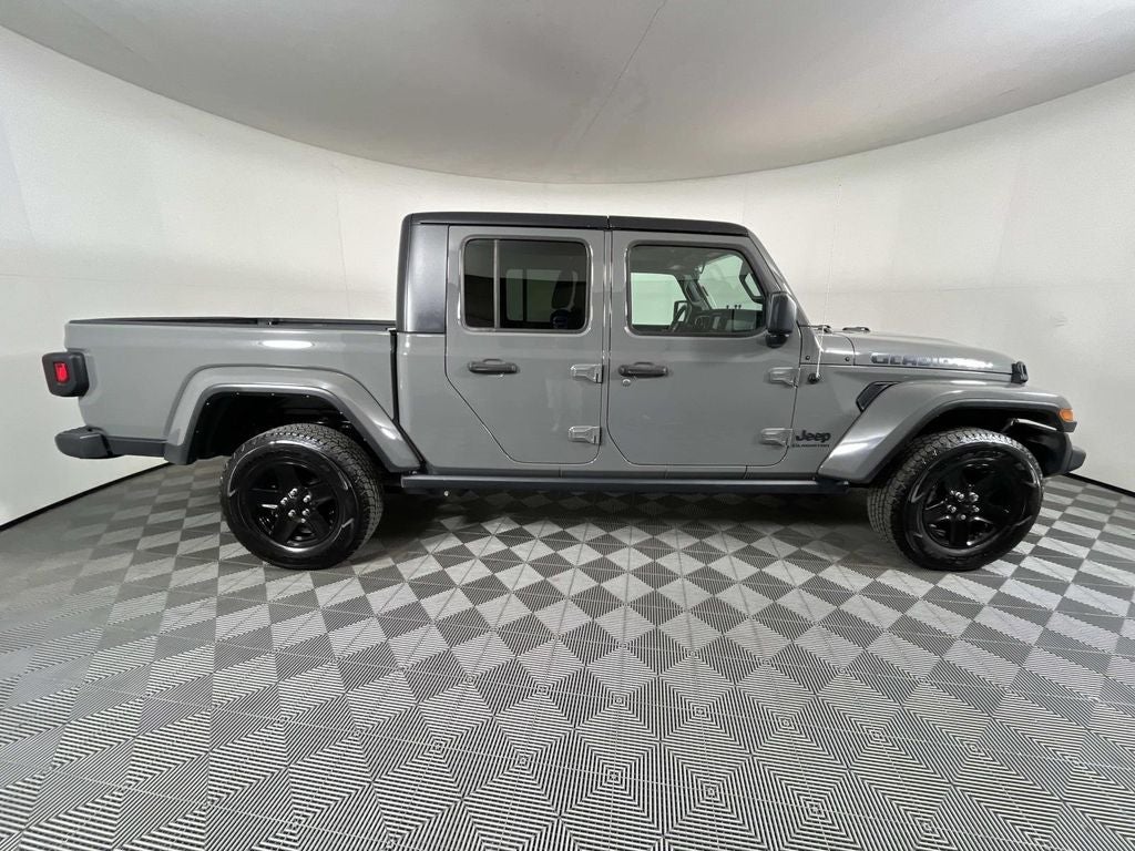 2022 Jeep Gladiator Sport
