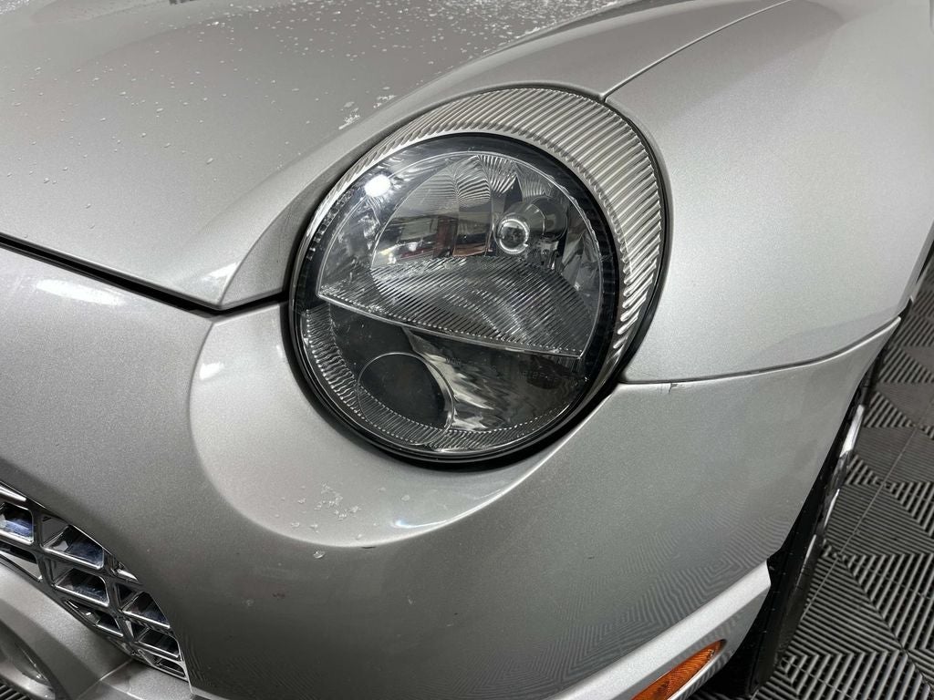 2005 Ford Thunderbird Base