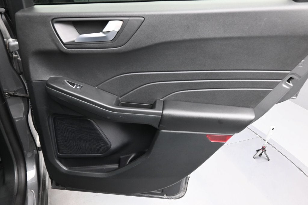 2025 Ford Escape Hybrid ST-Line