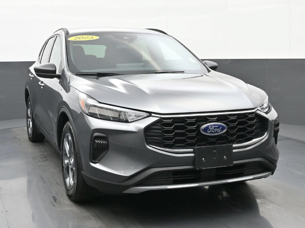 2025 Ford Escape Hybrid ST-Line