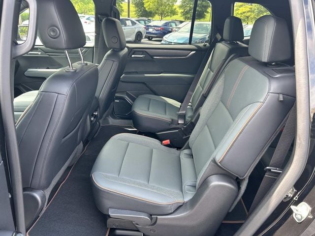 2024 GMC Acadia AT4