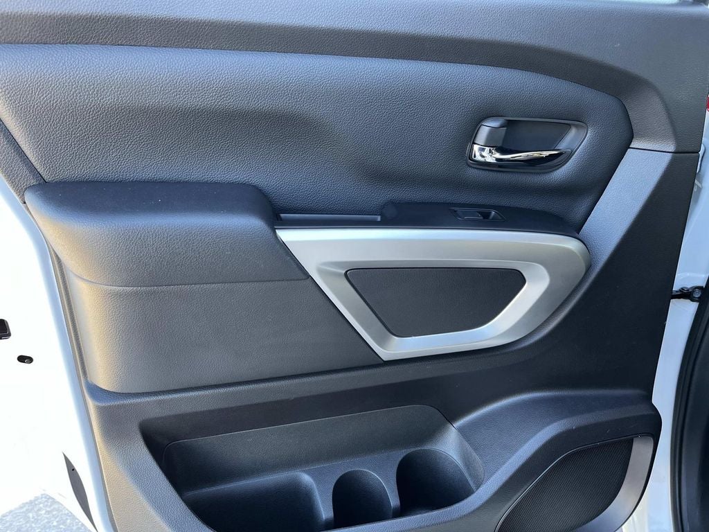 2024 Nissan Titan SV