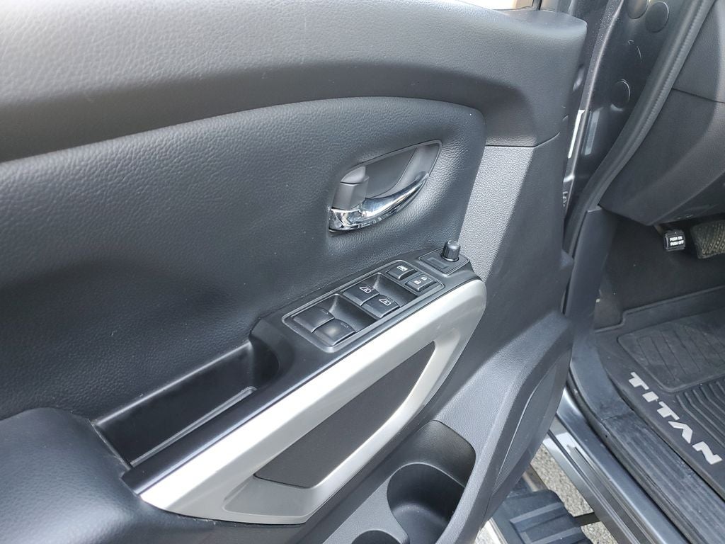 2024 Nissan Titan SV