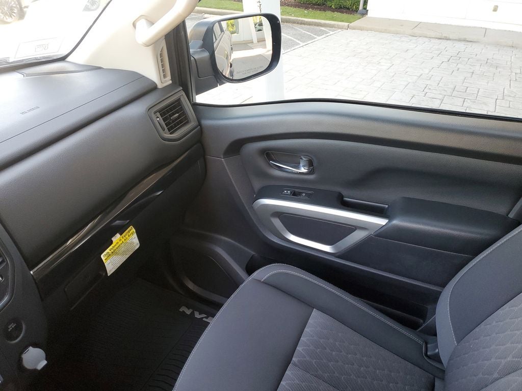 2024 Nissan Titan SV