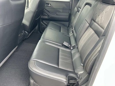 2024 Nissan Frontier SL