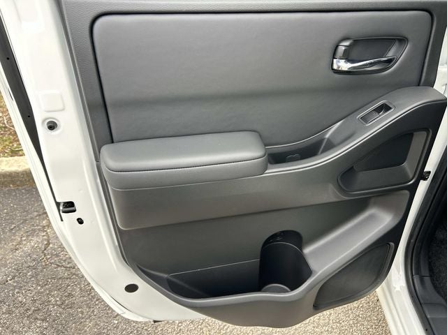 2024 Nissan Frontier SL