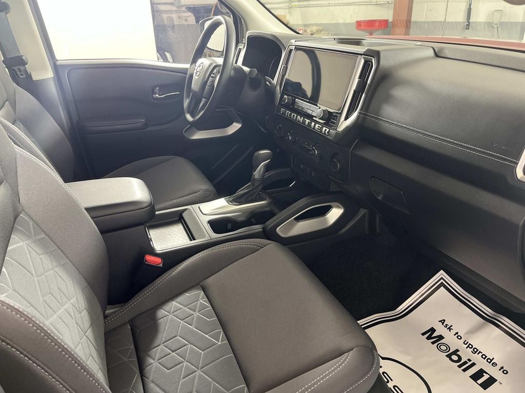 2025 Nissan Frontier SV