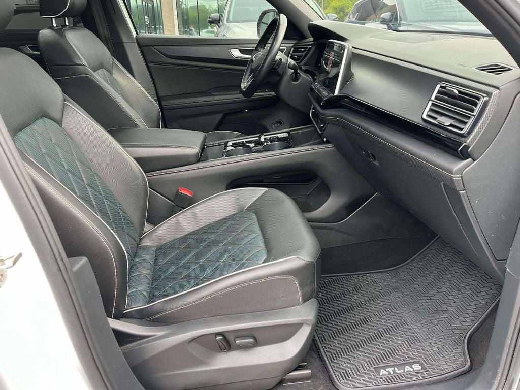 2024 Volkswagen Atlas Cross Sport 2.0T SEL Premium R-Line
