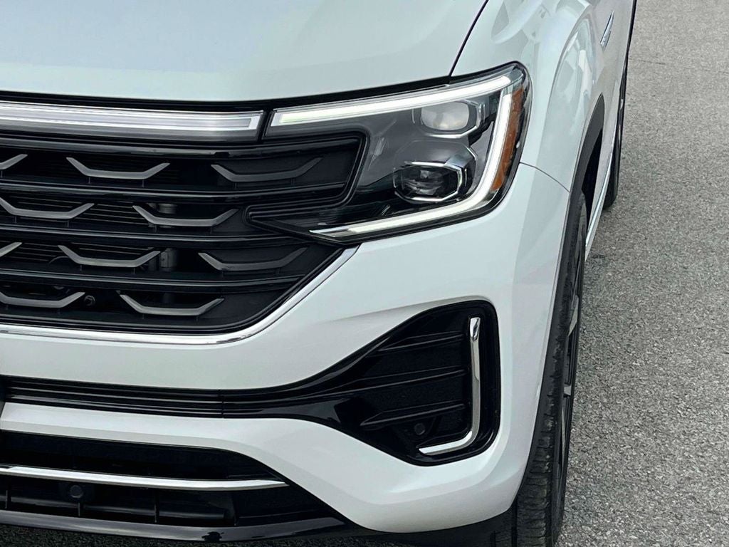 2024 Volkswagen Atlas Cross Sport 2.0T SEL Premium R-Line