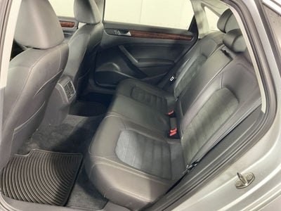 2013 Volkswagen Passat 2.5 SEL Premium
