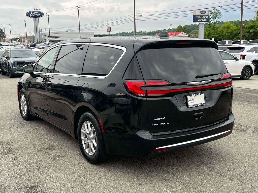 2025 Chrysler Pacifica Select