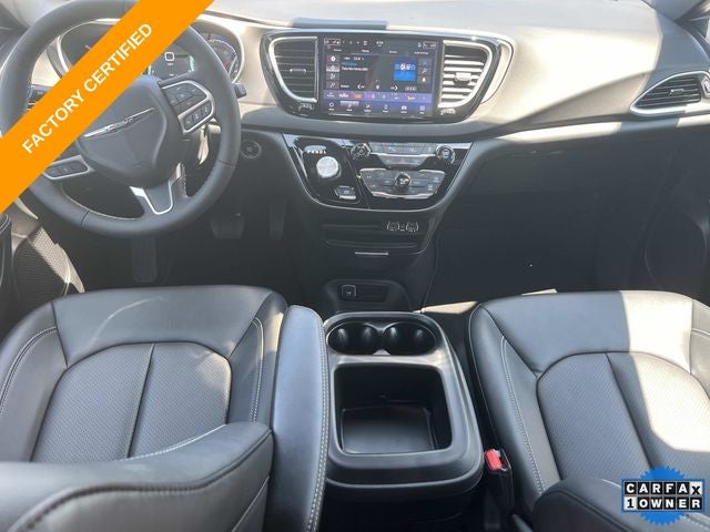 2025 Chrysler Voyager LX