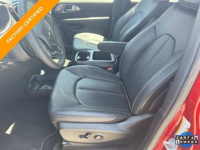 2025 Chrysler Voyager LX