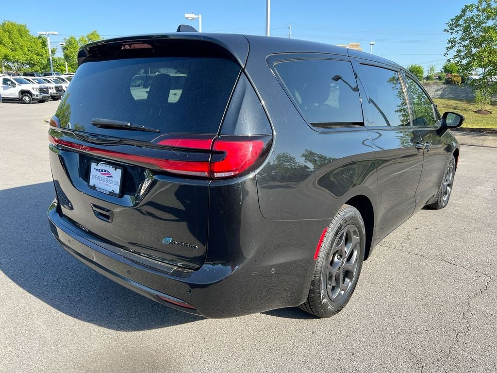 2022 Chrysler Pacifica Hybrid Touring L