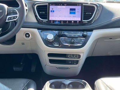 2022 Chrysler Pacifica Hybrid Touring L