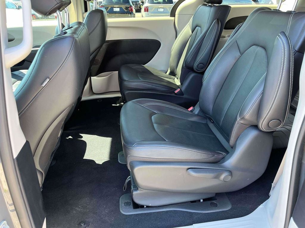 2022 Chrysler Pacifica Hybrid Touring L