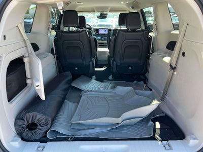 2022 Chrysler Pacifica Hybrid Touring L