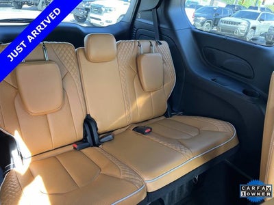 2023 Chrysler Pacifica Hybrid Pinnacle