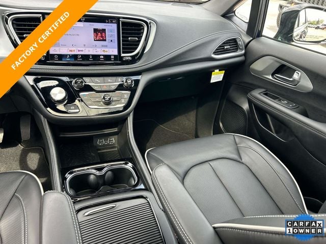 2025 Chrysler Pacifica Hybrid Select