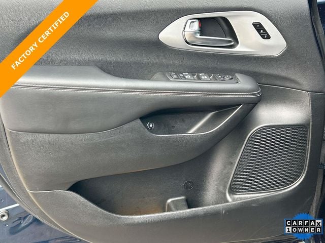 2025 Chrysler Pacifica Hybrid Select