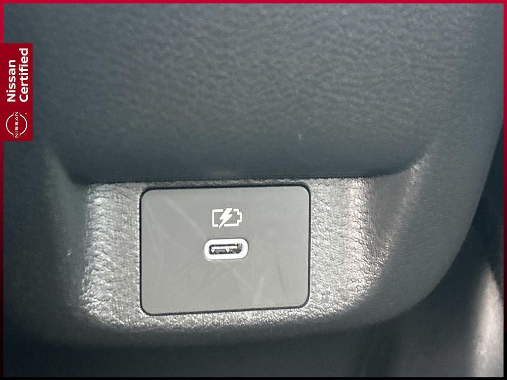 2024 Nissan Versa 1.6 SR
