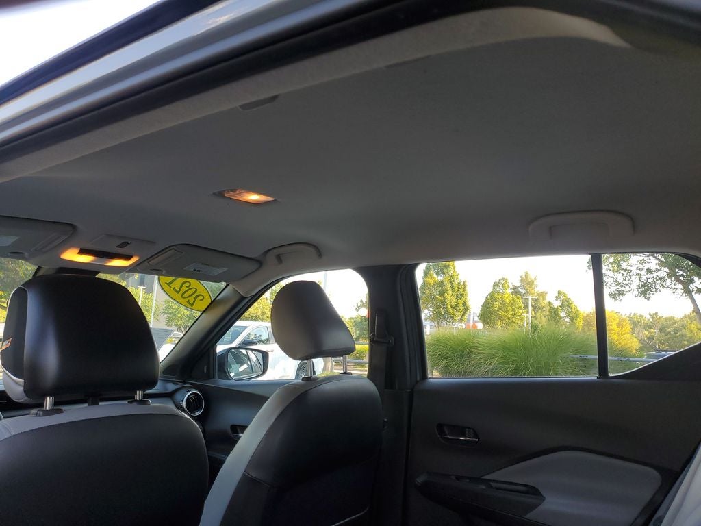 2021 Nissan Kicks SR