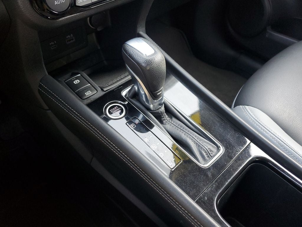 2021 Nissan Kicks SR