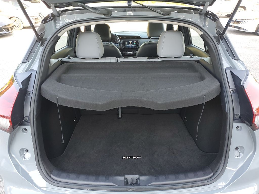 2021 Nissan Kicks SR