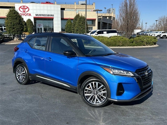 2023 Nissan Kicks SR