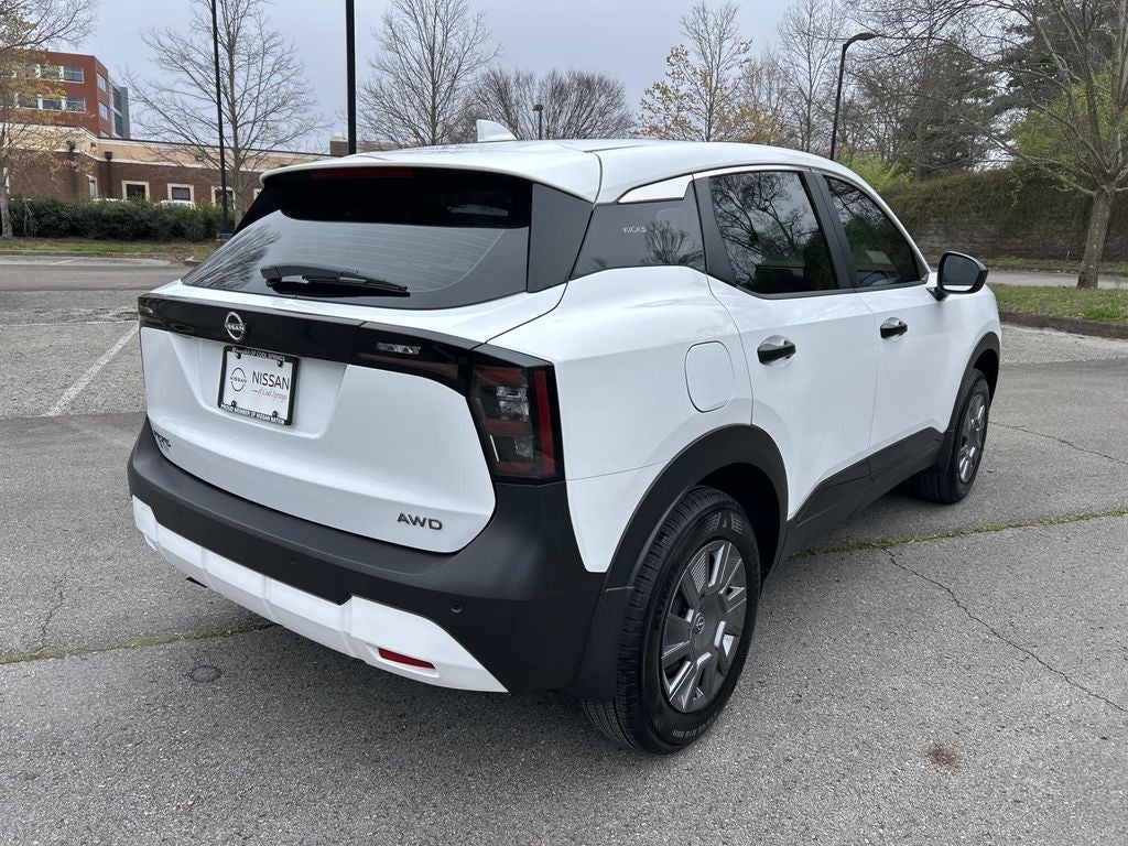 2025 Nissan Kicks S