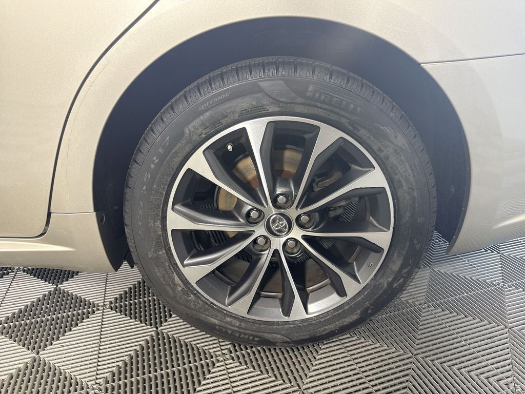 2017 Toyota Avalon XLE