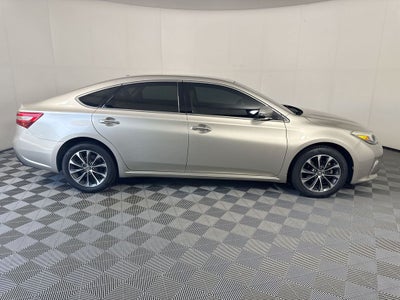 2017 Toyota Avalon XLE