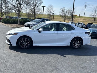 2024 Toyota Camry SE