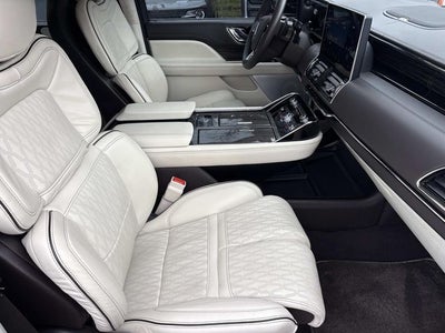 2022 Lincoln Navigator Black Label