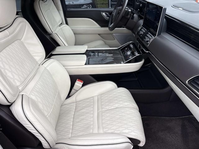 2022 Lincoln Navigator Black Label