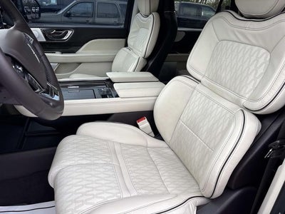 2022 Lincoln Navigator Black Label