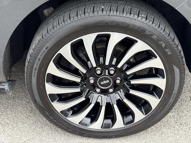 2022 Lincoln Navigator Black Label