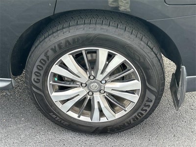 2020 Nissan Pathfinder SV