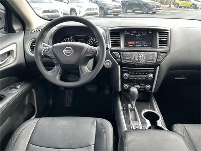 2020 Nissan Pathfinder SV