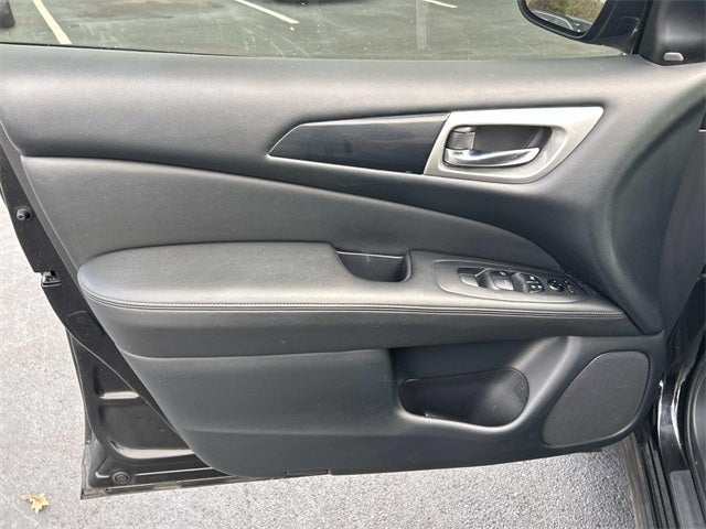 2020 Nissan Pathfinder SV