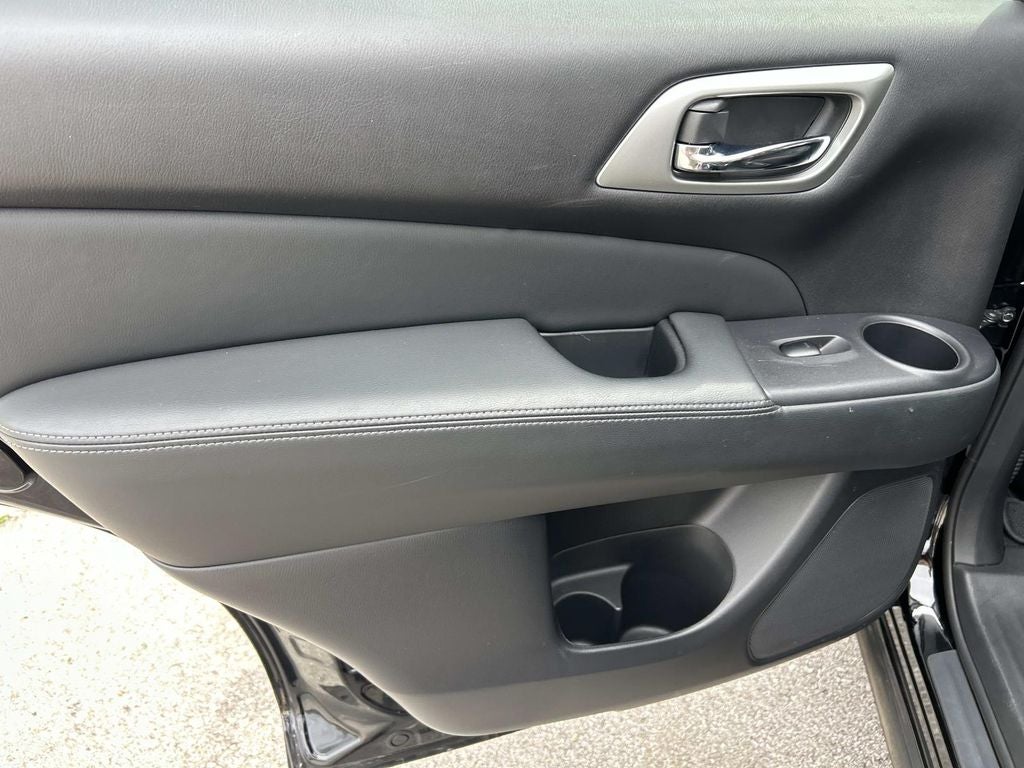 2017 Nissan Pathfinder SL