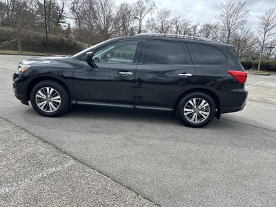 2017 Nissan Pathfinder SL