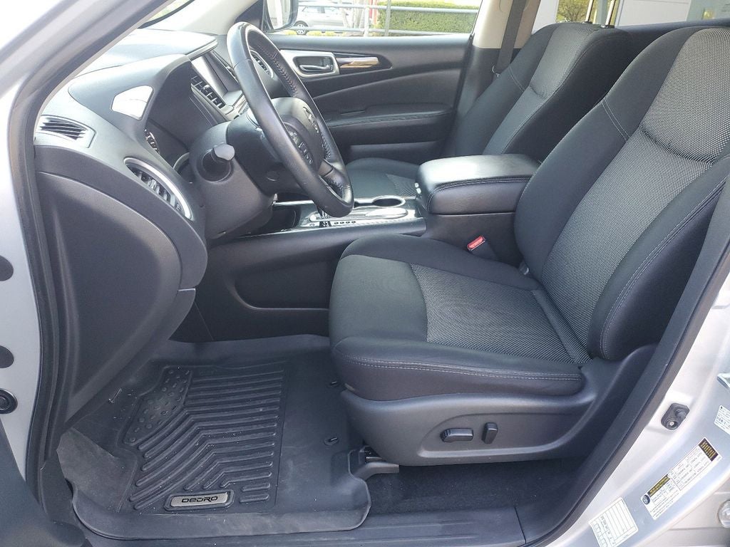 2019 Nissan Pathfinder SV
