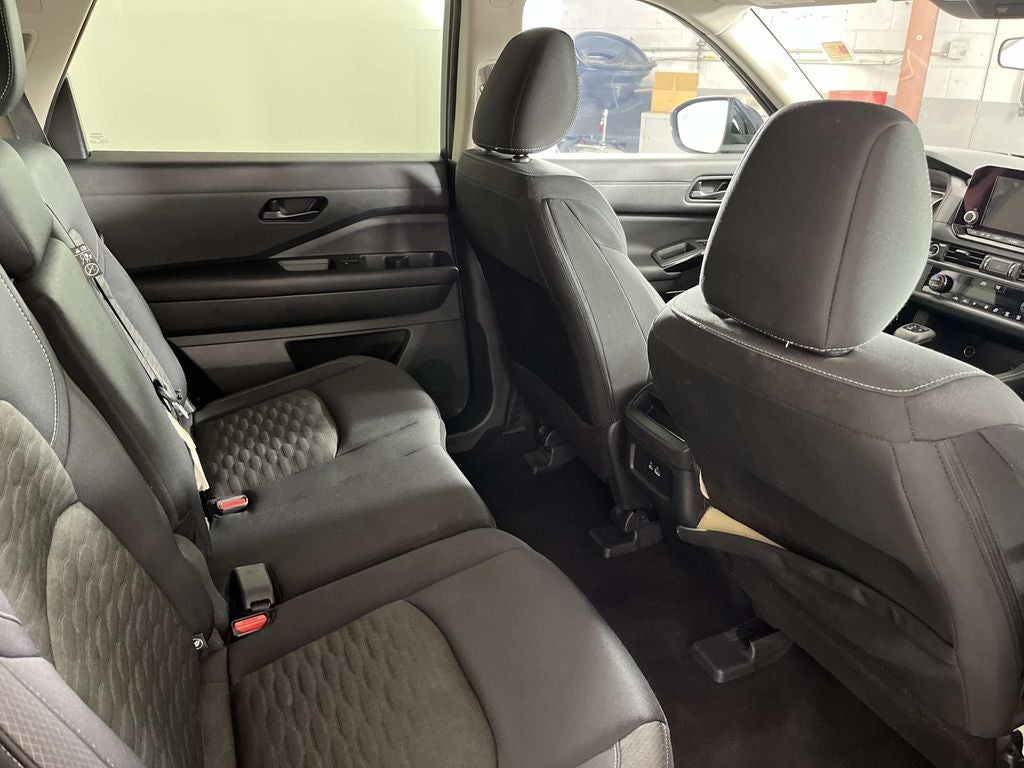 2023 Nissan Pathfinder S