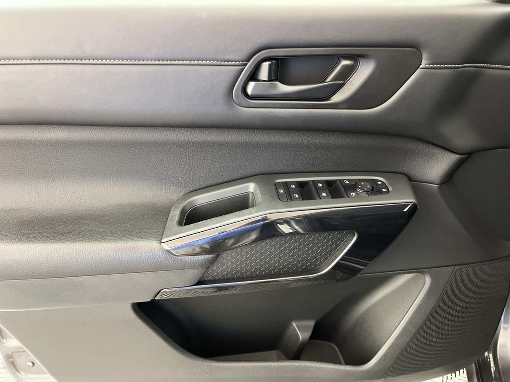 2023 Nissan Pathfinder S