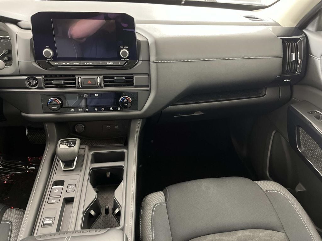 2025 Nissan Pathfinder S