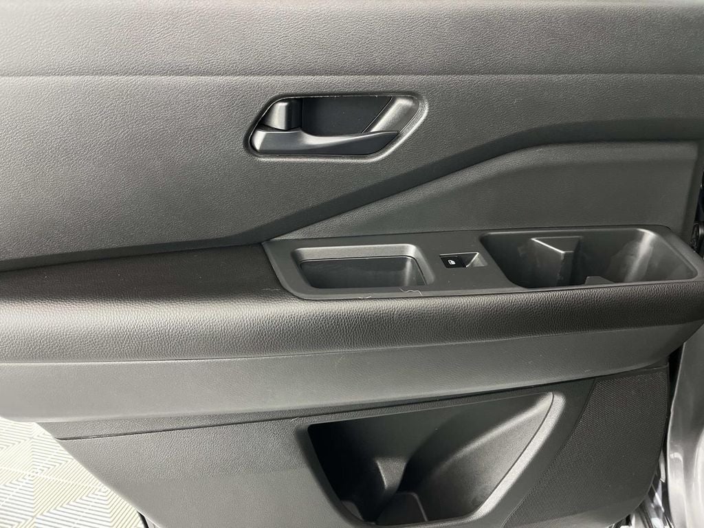 2023 Nissan Pathfinder S