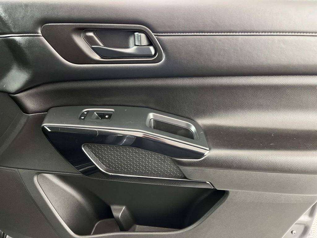 2023 Nissan Pathfinder S