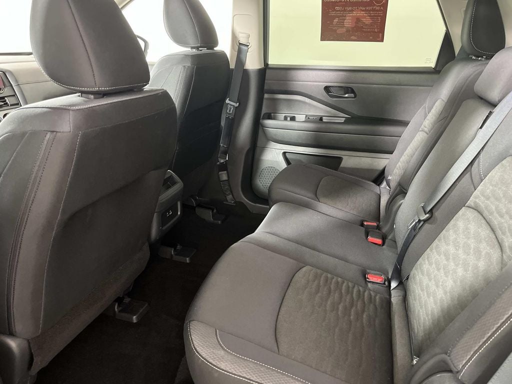 2025 Nissan Pathfinder S