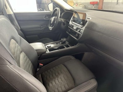 2025 Nissan Pathfinder S